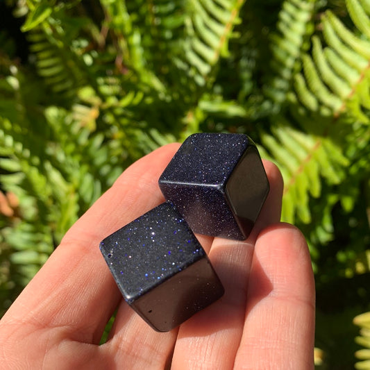 Blue Sandstone Cube Tumbles